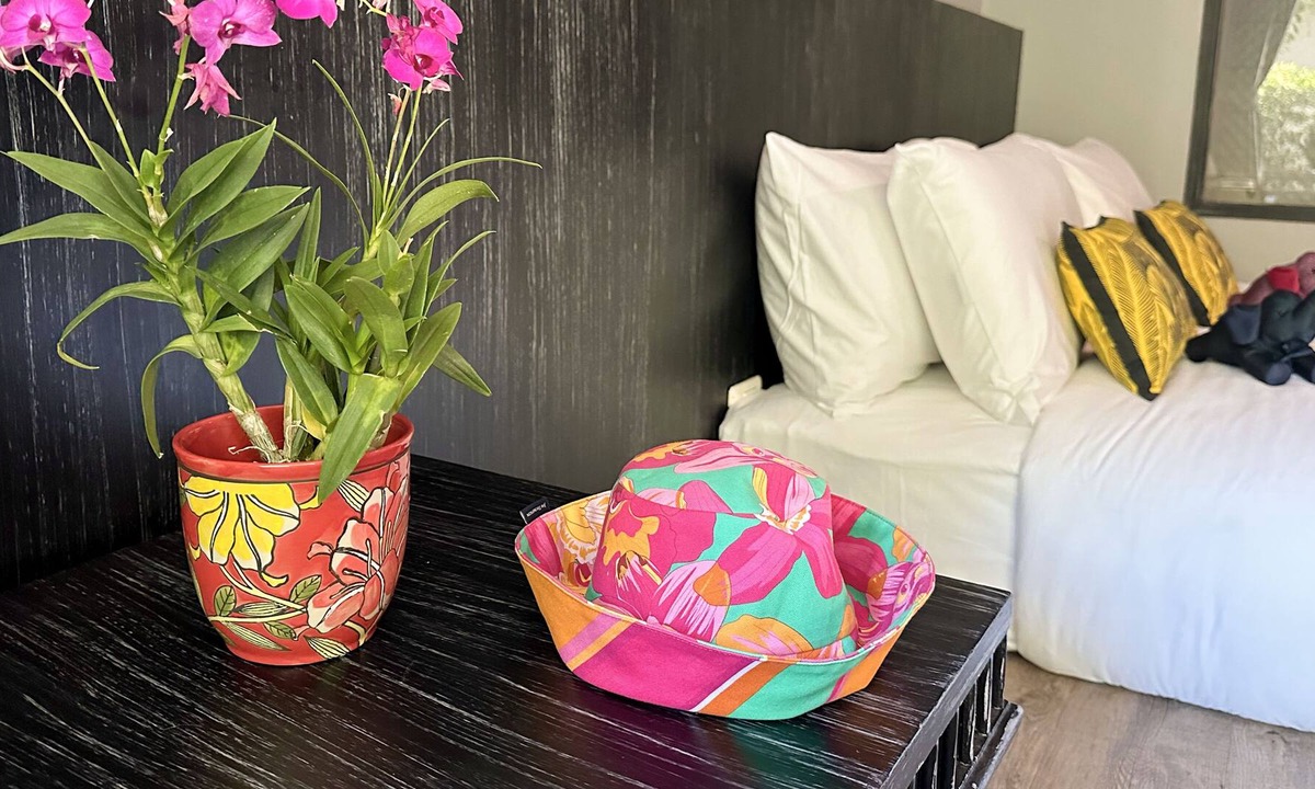 Chaweng City Center House | Deluxe Double bed, windows, shower, air con With Breakfast included