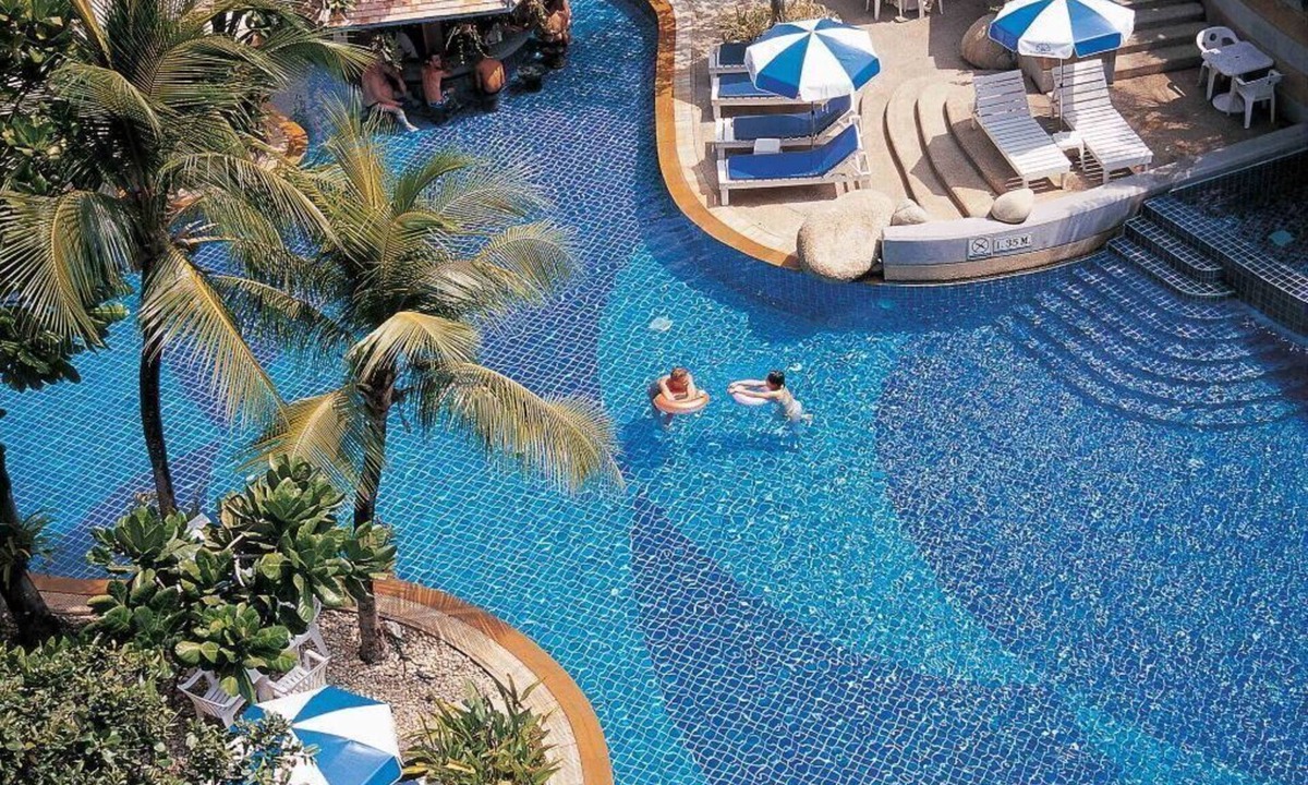 Patong Hotel | Deluxe Room #13, partial SEAVIEW @ Patong