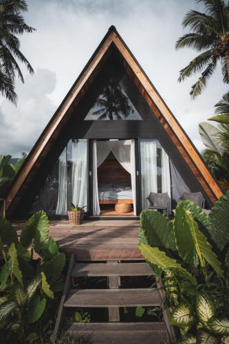 West Selemadeg Hotel | Desa Cabins