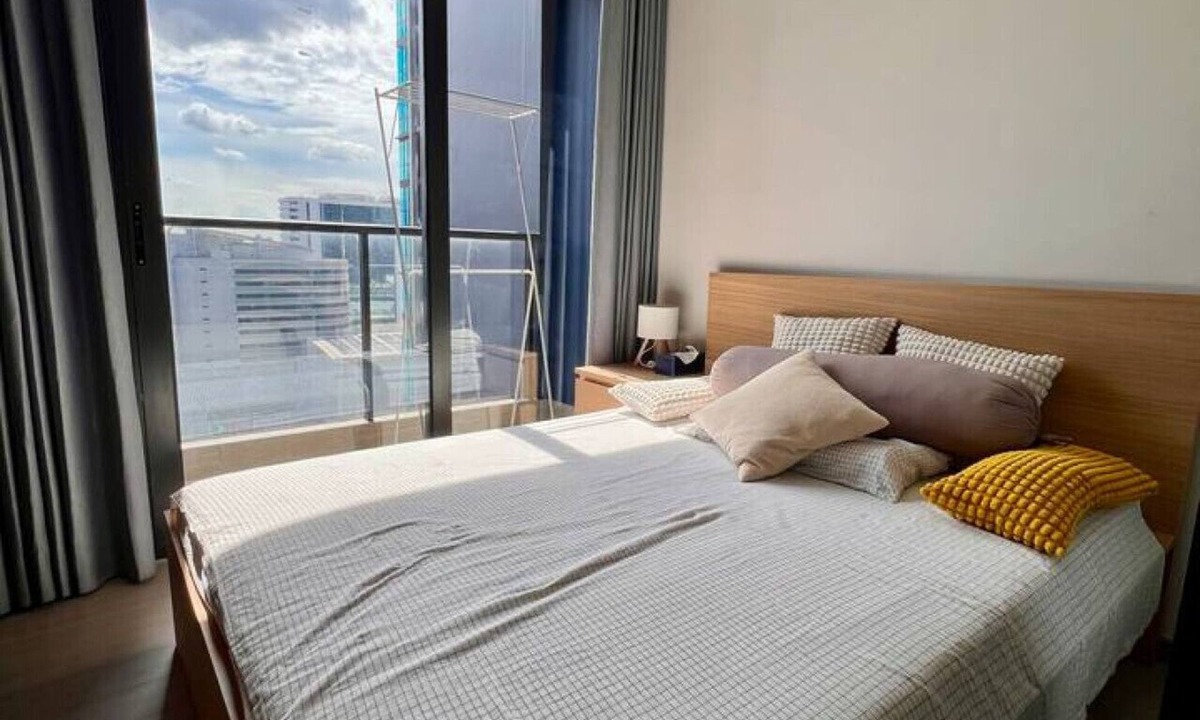Rama 9 Apartment | Digital Nomad Stay Workspace Walk to MRT Pool