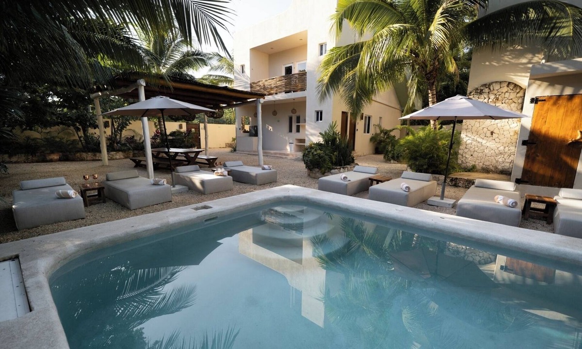 La Veleta House | Double Villa Oasis, 8 BR, 20 ppl, Pool, Concierge