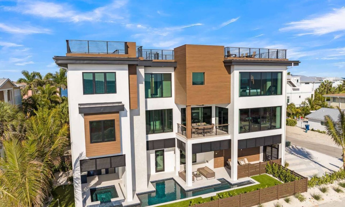 Bradenton Beach House | Dream State ~ Gulf Front/Across from Beach!