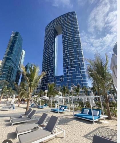 Dubai Marina Apartment | Elegant 2BR Apt Address Beach Resort