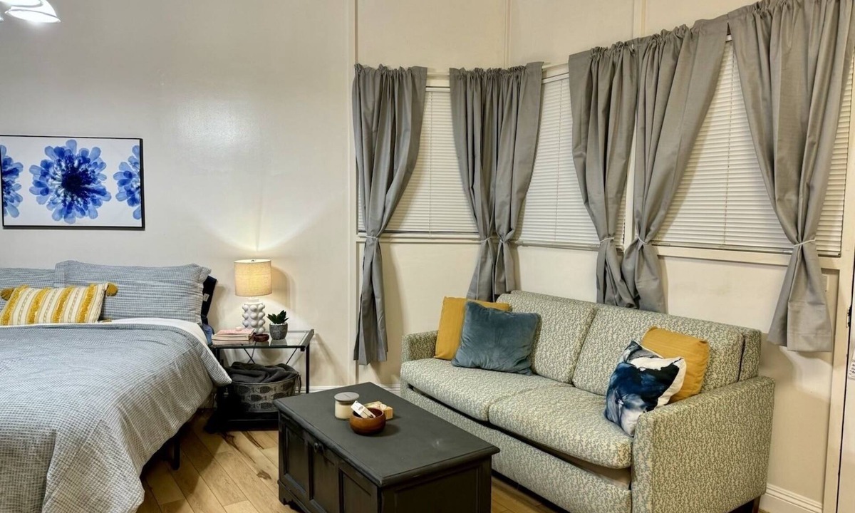 Downtown Honolulu Apartment | Executive Center Studio with Kitchenette, secure building pool, FREE PARKING