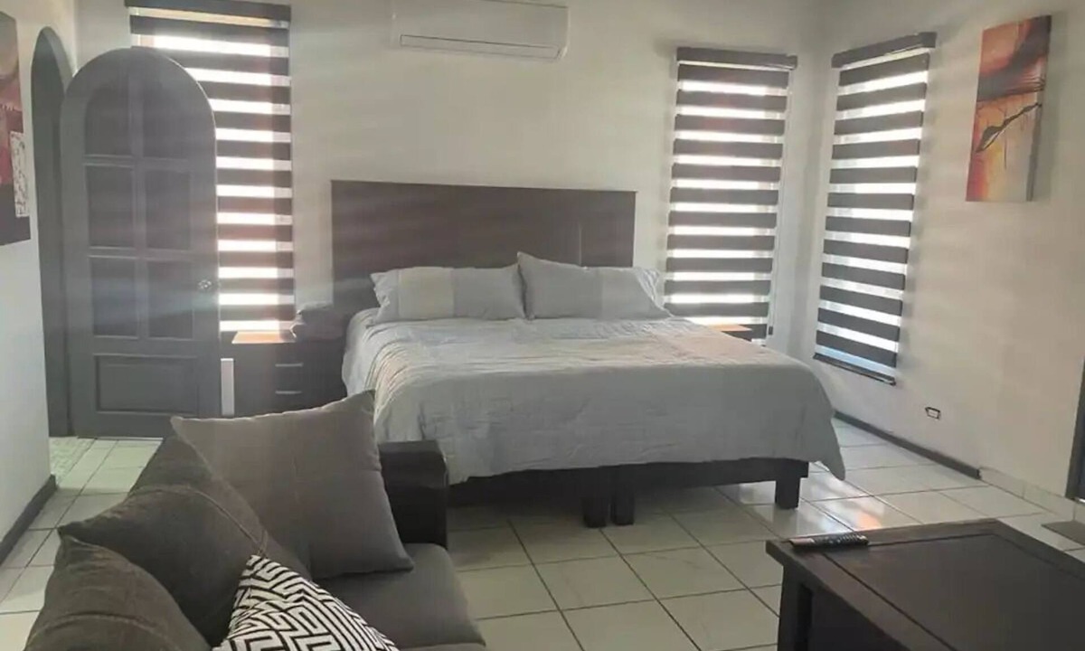 El Puerto Apartment | Executive Condo
