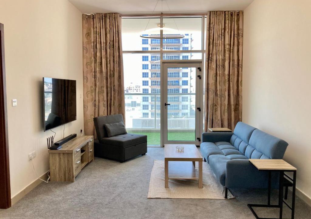 Discovery Gardens Apartment | Family-friendly Apartment Beautiful sunset views from balcony Easy access to metro