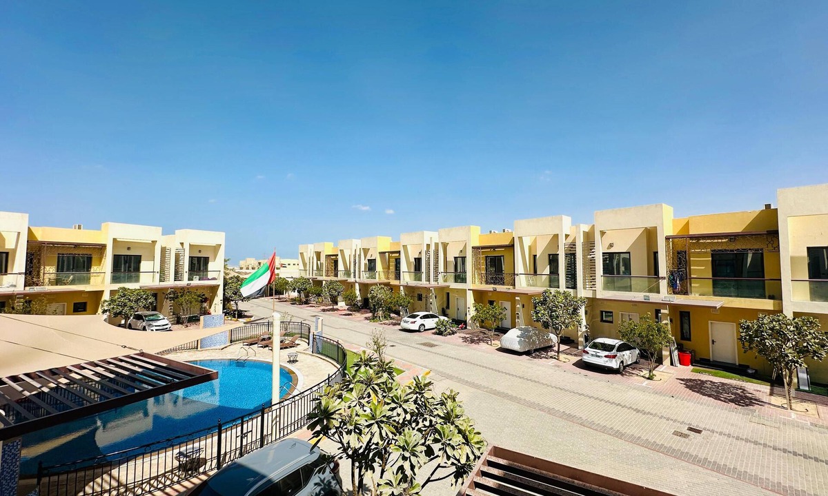 Dubai Villa | Family-Friendly Villa Play Area pool