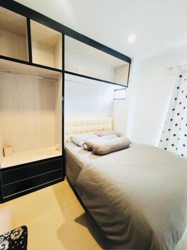 Manado House | Flo's Transit Home