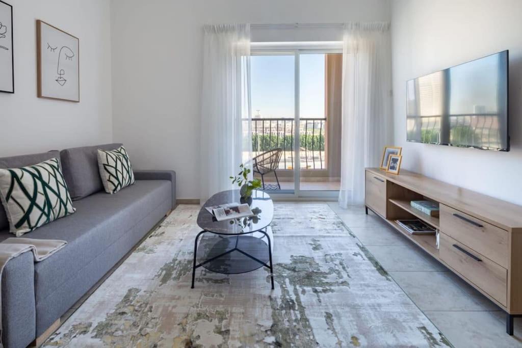 Jumeirah Village Apartment | Frank Porter - Imperial Residence