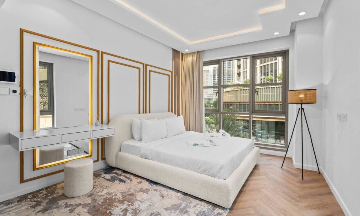 Downtown Dubai Apartment | Fully refurbished 2bedroom Steps from Burj Khalifa