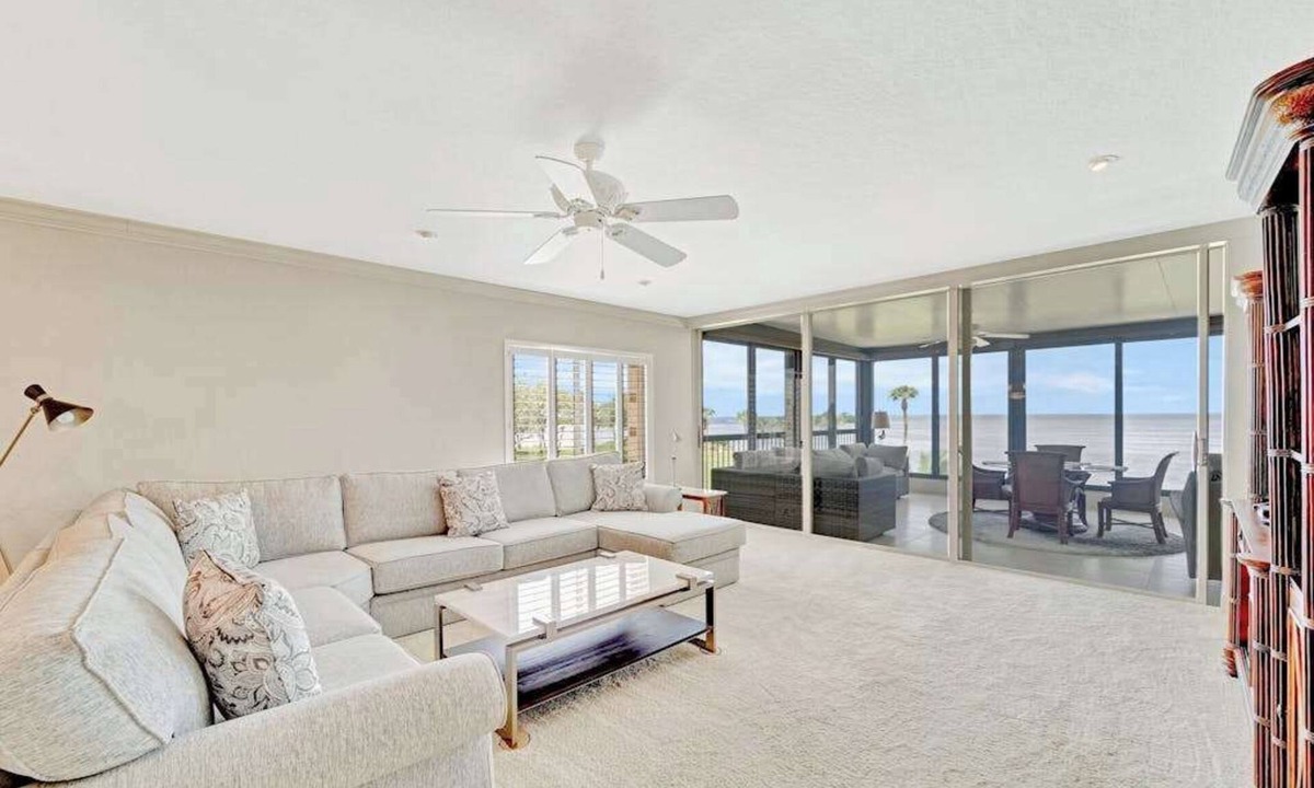 Burnt Store Marina Condo | Gated Riverfront Condo w/Snowbird Appeal – 30-Day Stay Required