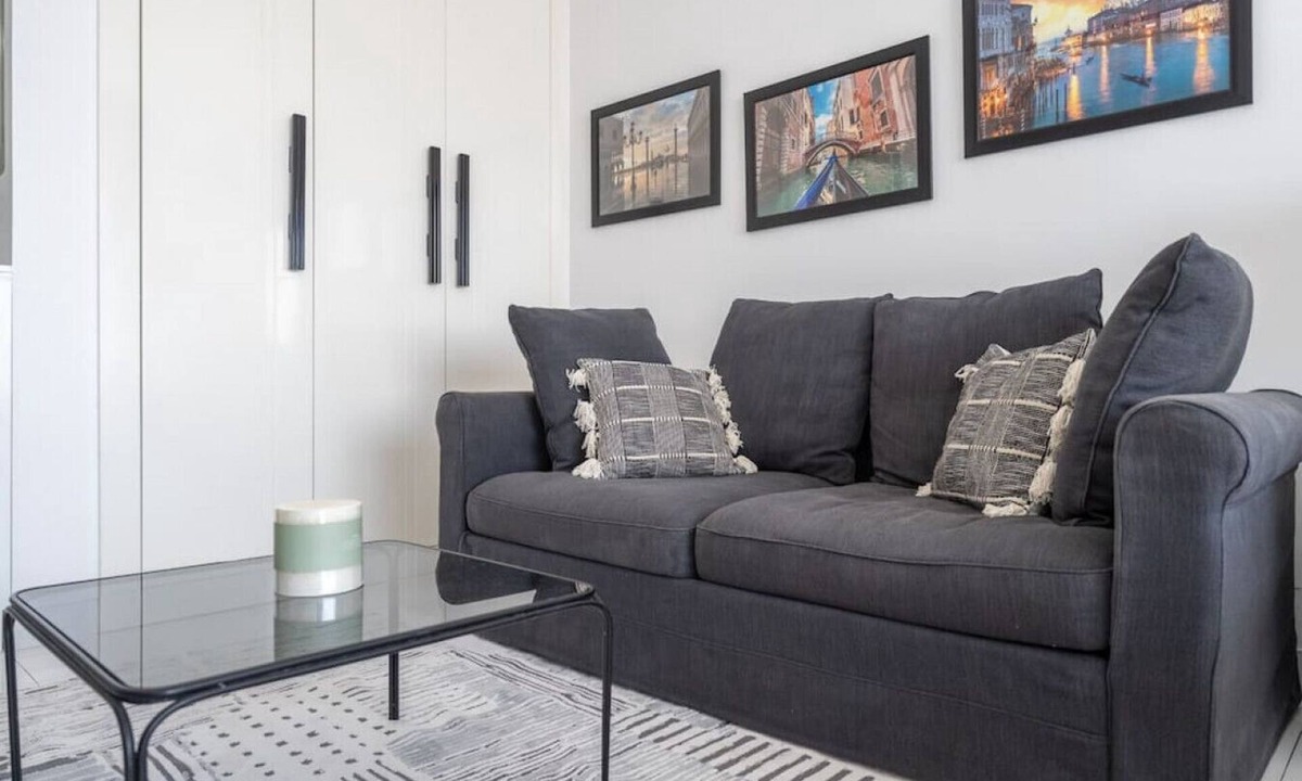 Dubai Sports City Apartment | Giovanni Boutique 1905 - Sport city · Peaceful Studio in Sport City by Suiteable