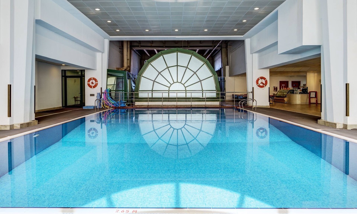 Al Majaz Hotel | Golden Tulip Sharjah
