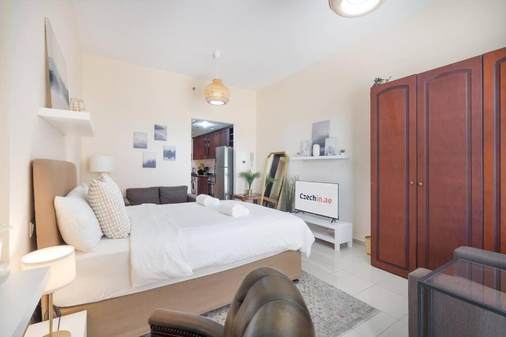 Al Hamra Village Apartment | Golf Views & Spacious Balcony & Al Hamra