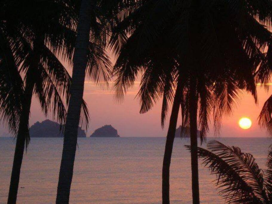 Taling Ngam House | House by the beach with amazing sunset views
