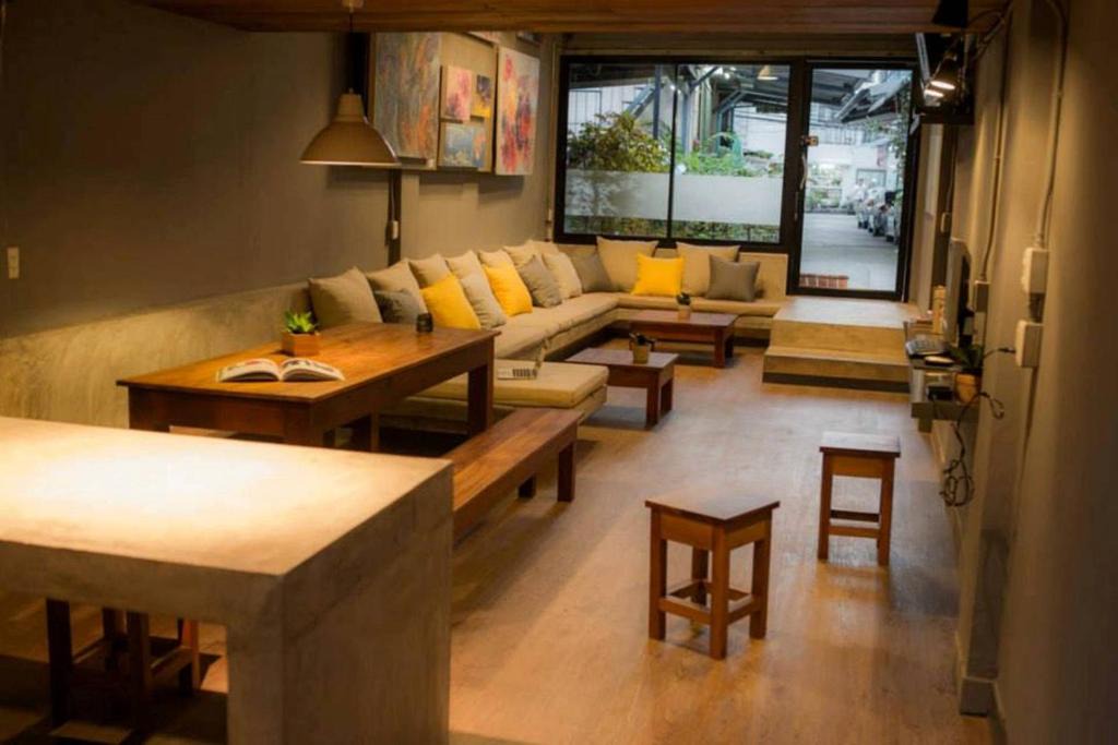 Pratunam Hostel | In a Box Hostel