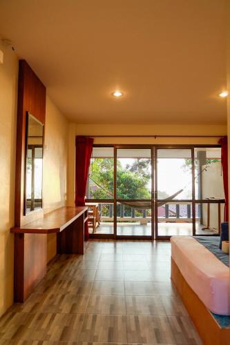 Haad Yao Resort | J.B.Hut Bungalows