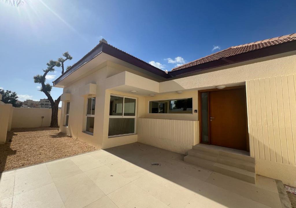 Jumeira 1 House | Jumeirah Three Bedroom Villa