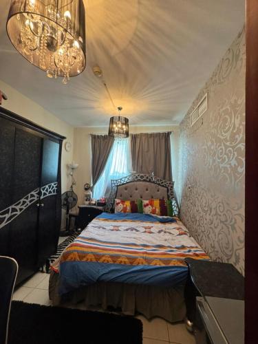 Dubai Sports City House | La-vida room - Females only