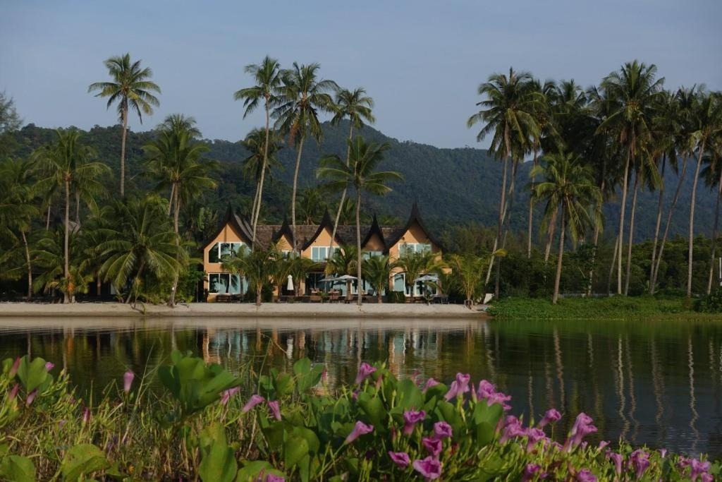 Klong Son Hotel | Laguna Beach House