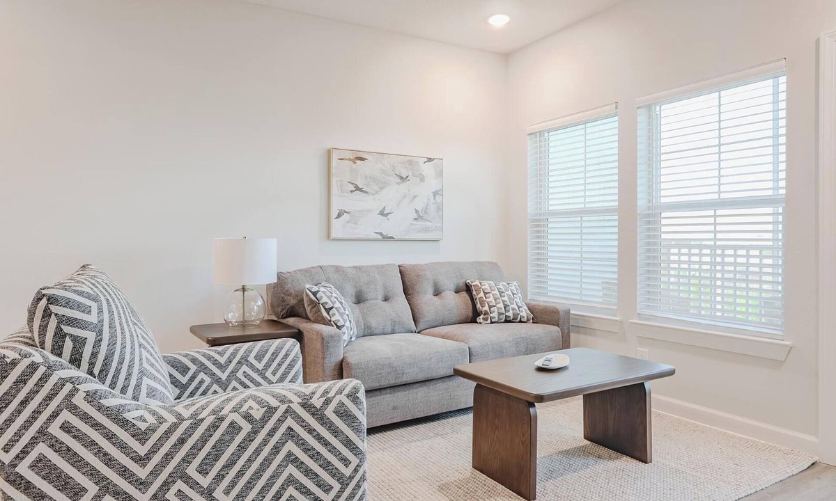 Fort Myers Apartment | Landing | Chic 2BD, Pool