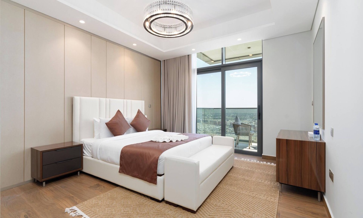 Business Bay Apartment | Loft Premium 3B City View l King size Bed