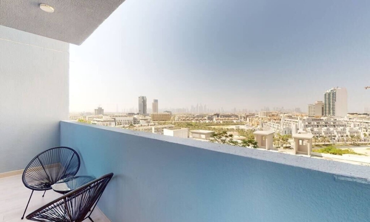 Discovery Gardens Apartment | Lovely and spacious 1 bedroom with extra sofa bed