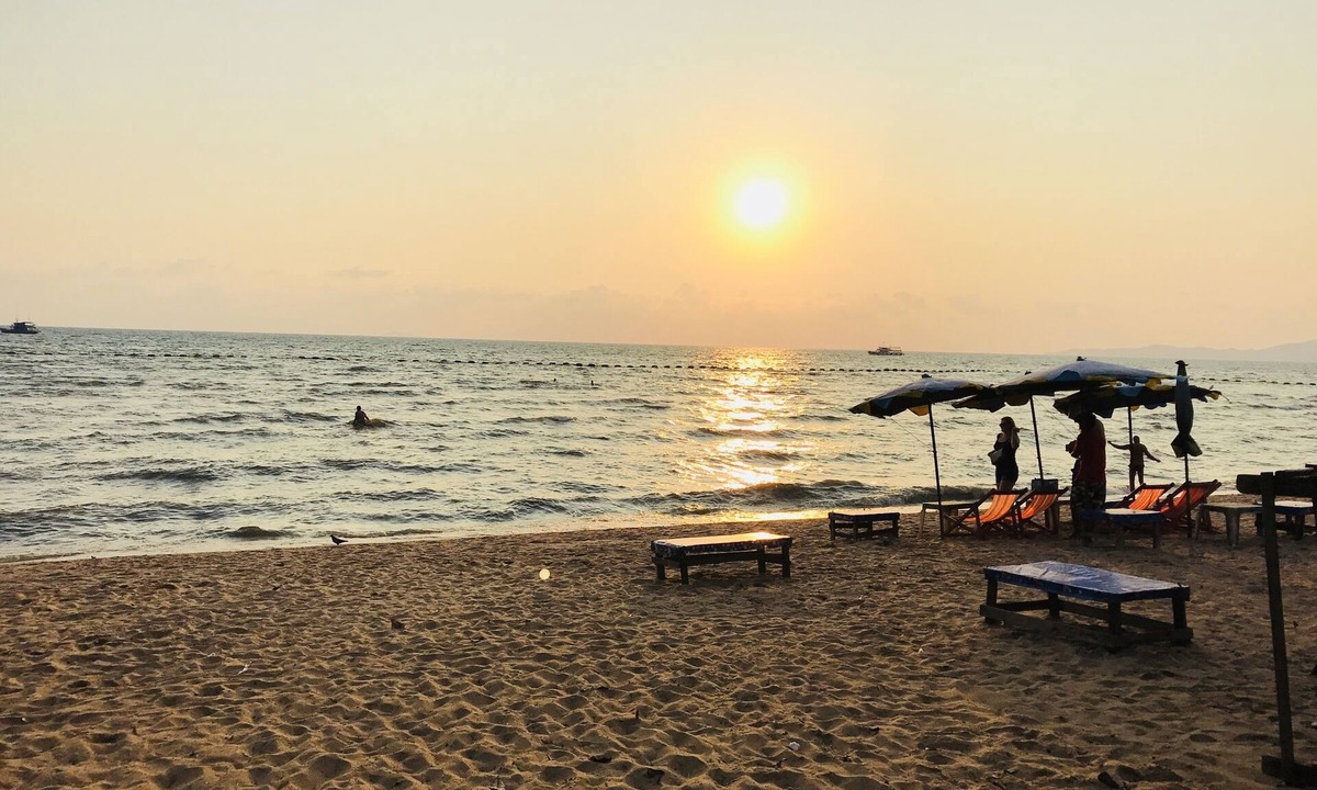 Na Kluea Apartment | Lumpini Seaview Jomtien by Robbin