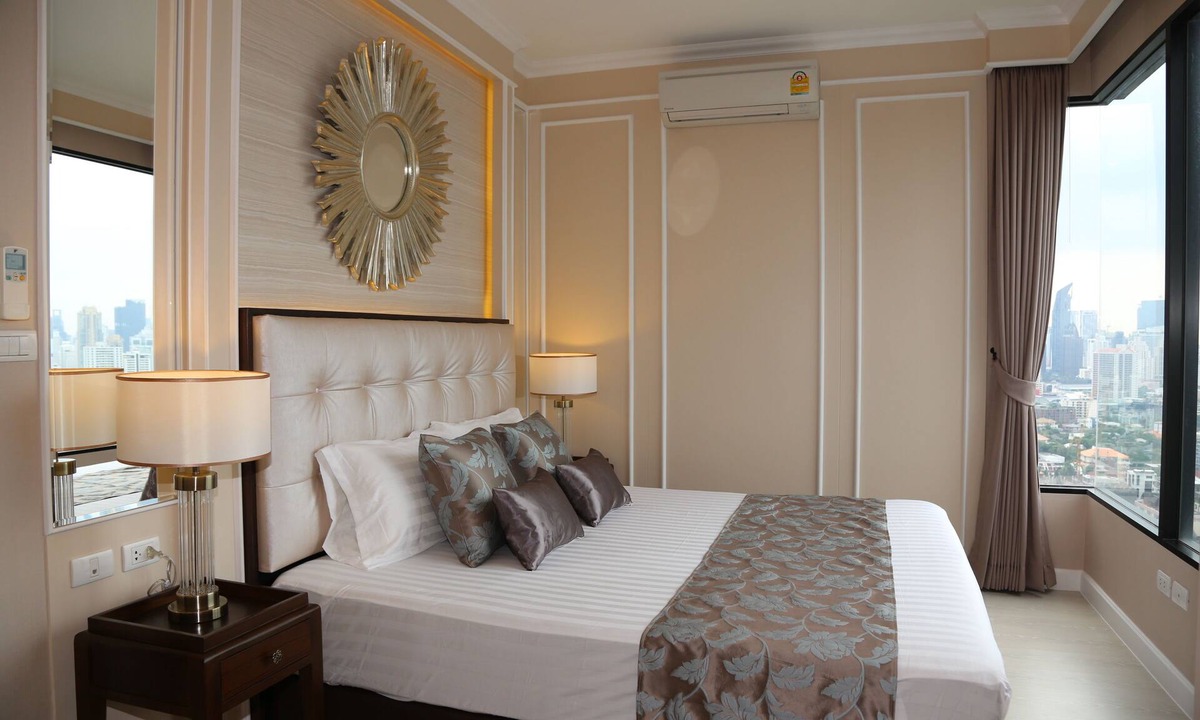 Huai Khwang Condo | Luxurious 2 bedrooms condo close to airport link