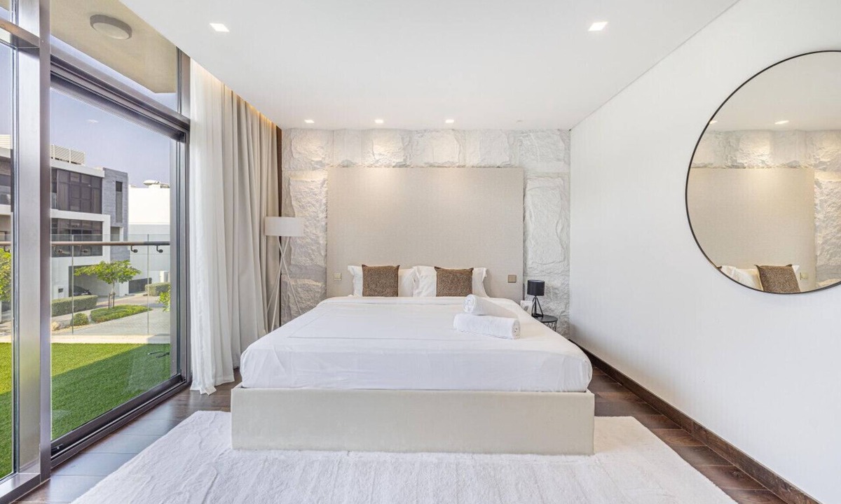 Dubai Sports City Apartment | Luxury 5BR Villa with Private Pool & View