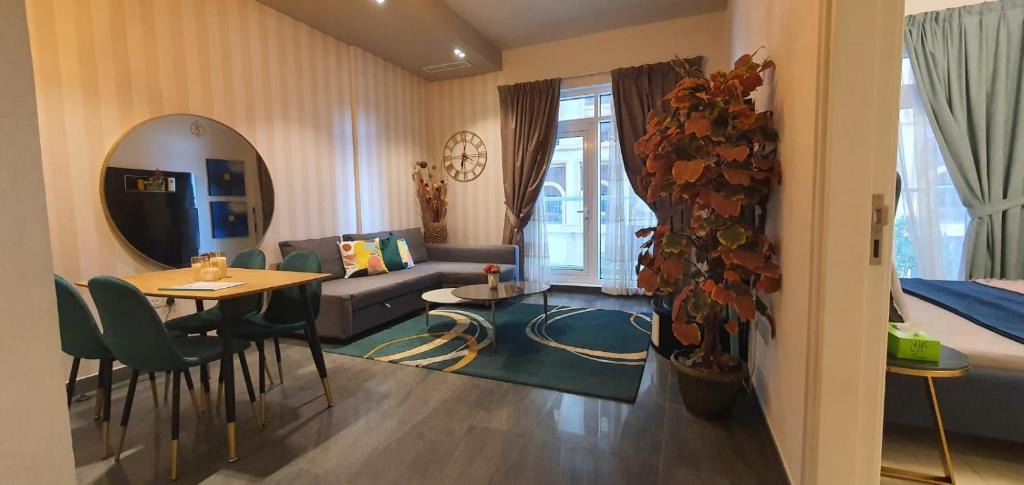 Dubai Apartment | Luxury Home A Short Drive Away From Dubai Downtown