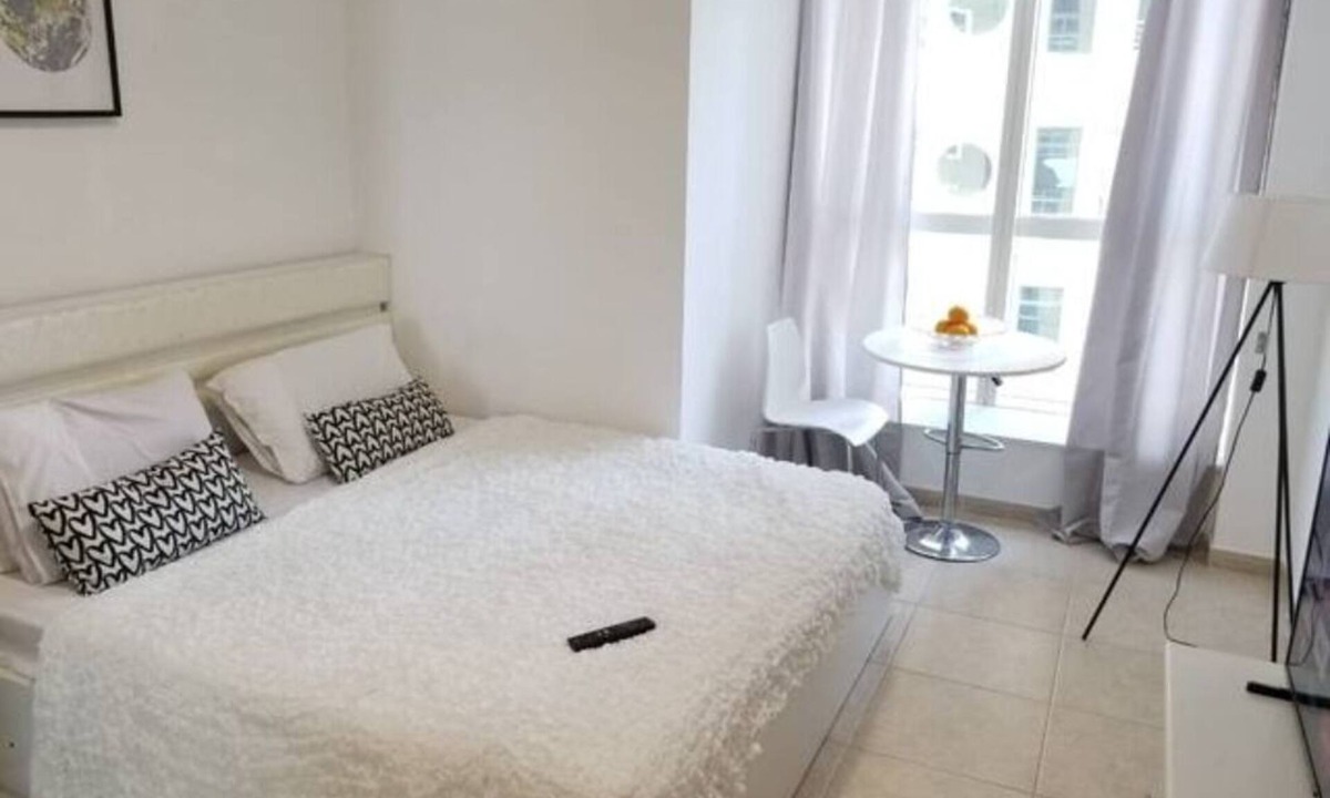 Dubai Apartment | Luxury Private Room in an Apartment Next to Barasti Beach
