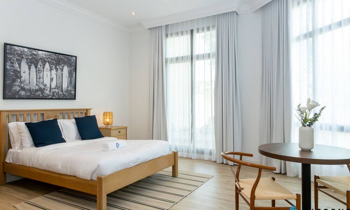 Jumeira 3 Bed & Breakfast | Luxury Stay: Panoramic Sunset Views