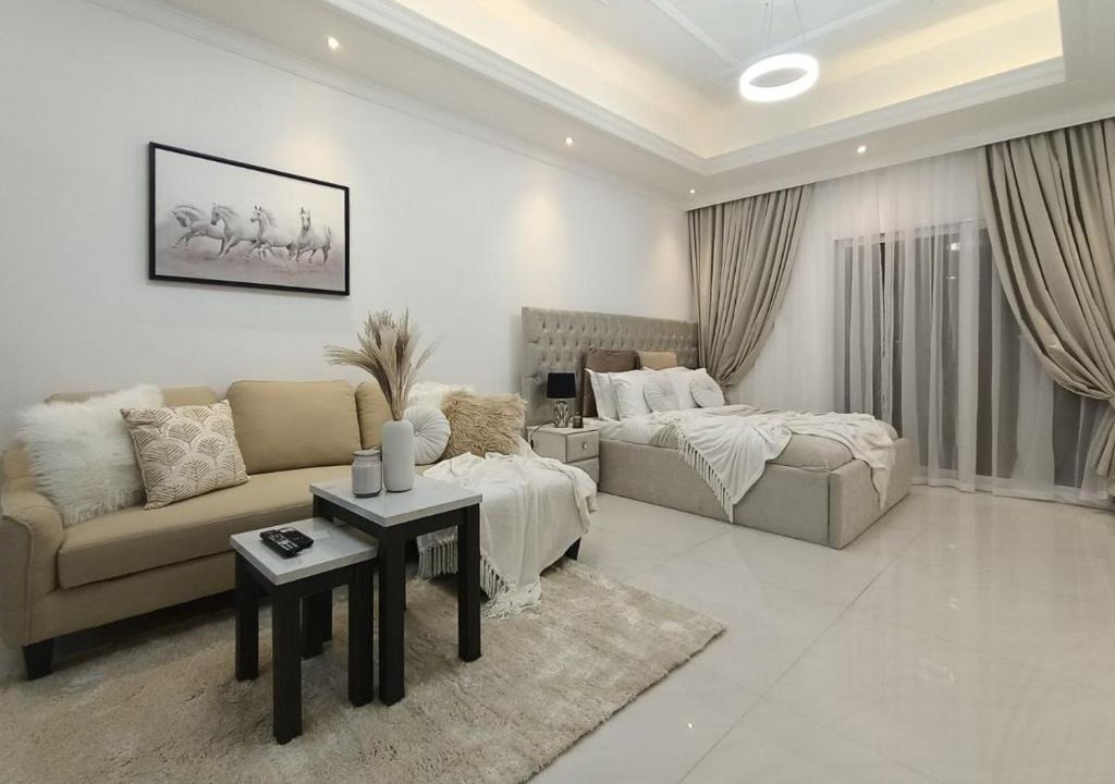 Al Barsha Apartment | Luxury Studio with Pool, Gym & Sauna