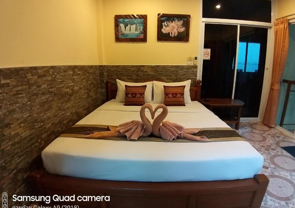 Lamai City Center House | Mae Somboon House