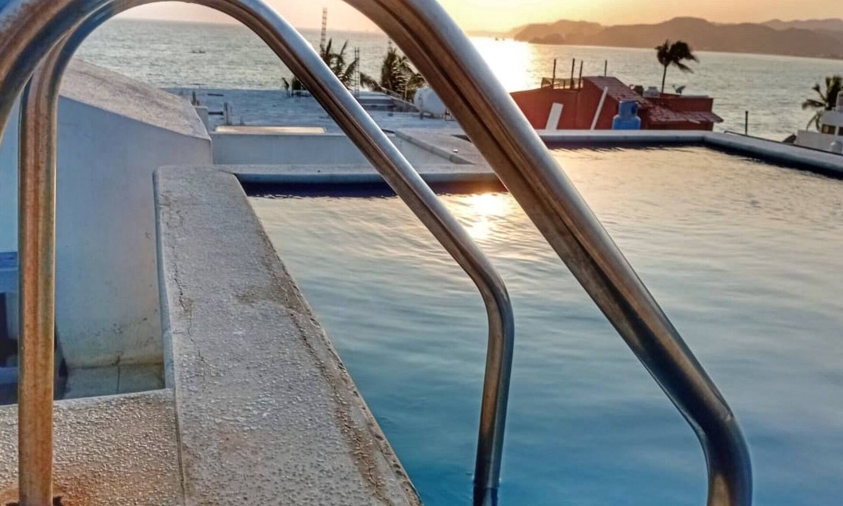Barra de Navidad Apartment | Maleconcinto del sol apartment 1 a step away from the beach