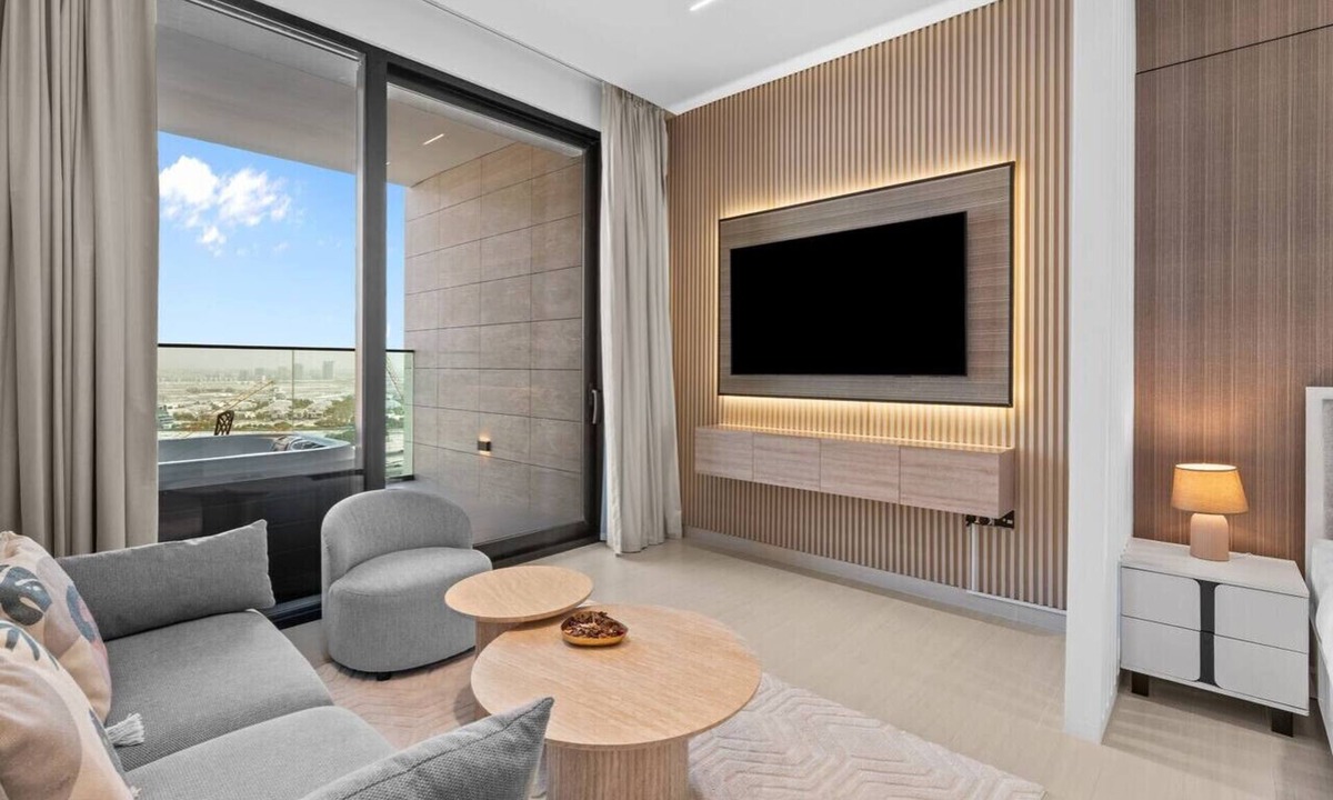Downtown Dubai Apartment | Mesmerizing Canal View Studio with private Jacuzzi