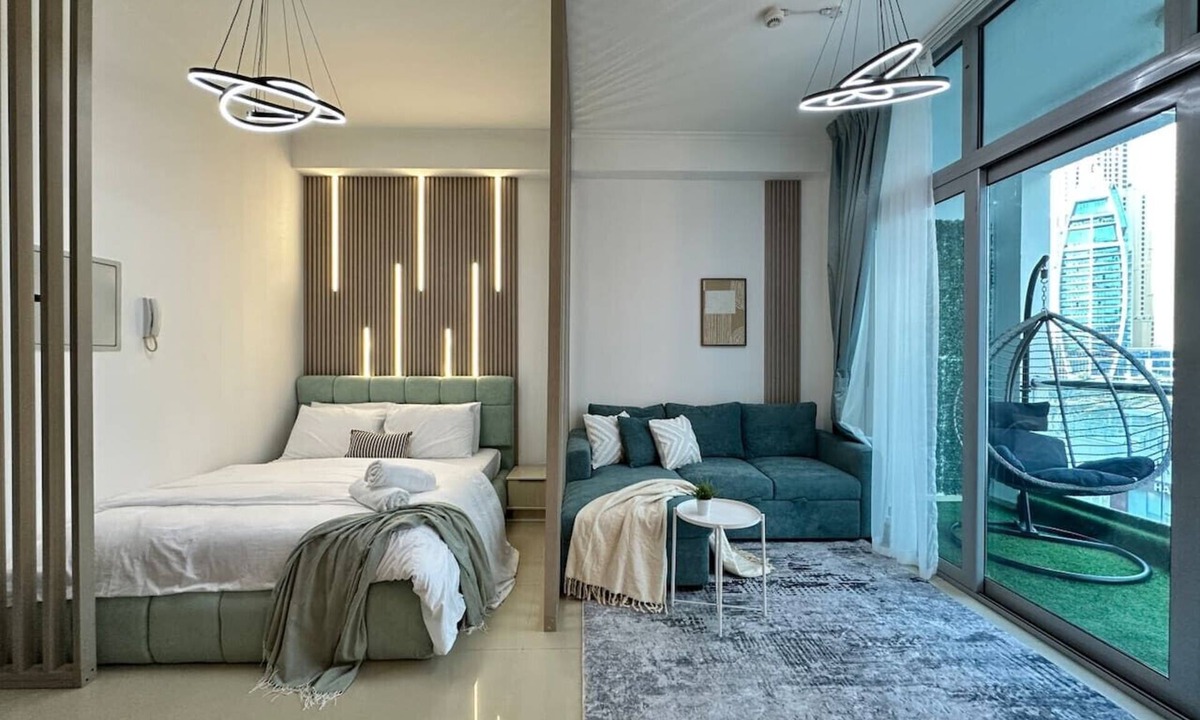 Dubai Marina Apartment | Minimalist Studio W/Amazings Marina Canal Views