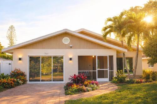 Naples Park Villa | Modern Beach Villa with Private Fenced Backyard