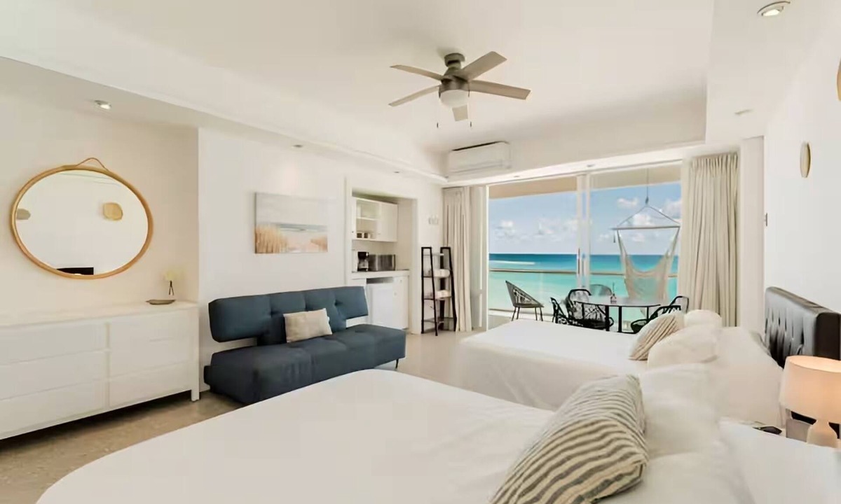 Punta Cancun Apartment | Ocean view with access to the beach and pools, Ocean dream Cancun.