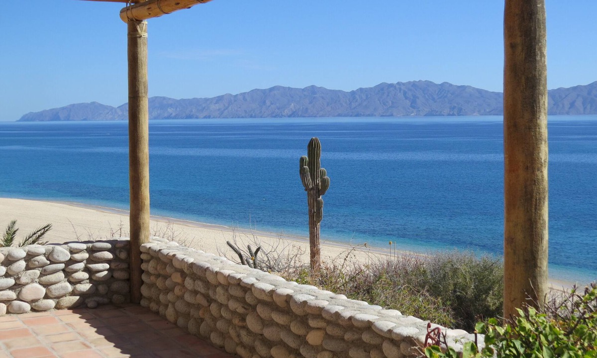 El Sargento House | Oceanfront w/private beach access El Sargento/La Ventana, 3-4bd, 3 ba w/lockout