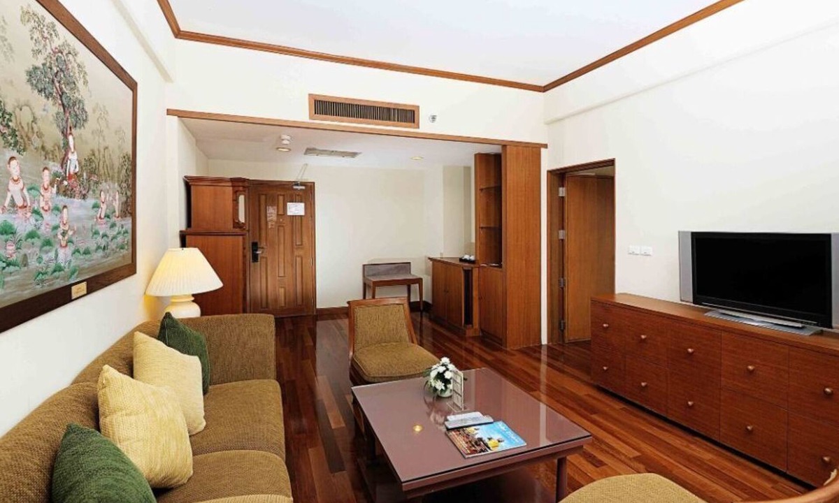 Patong Hotel | Partial Seaview, Paradise Suite Room #16