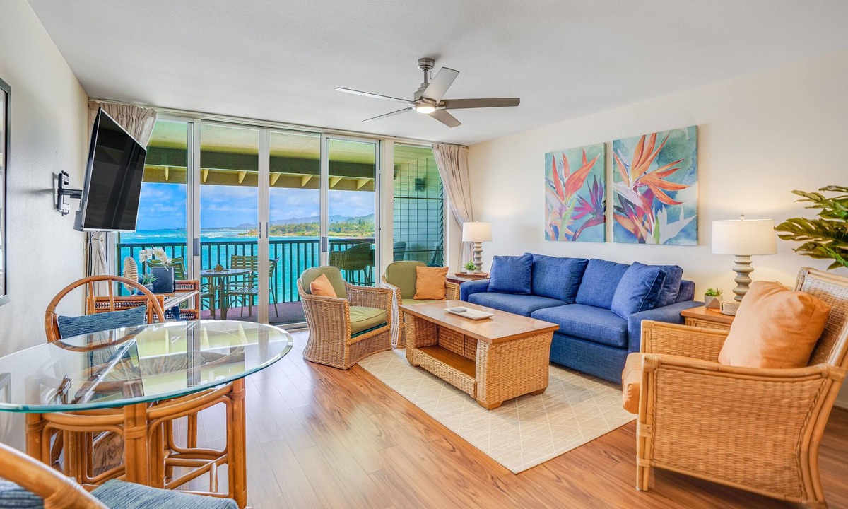 Wailua Condo | "Picture Perfect" Oceanfront on the Top Floor at Wailua Bay View!