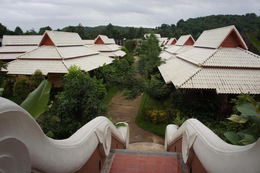 Ban Dong Ma Tun Resort | Poonyamantra Resort