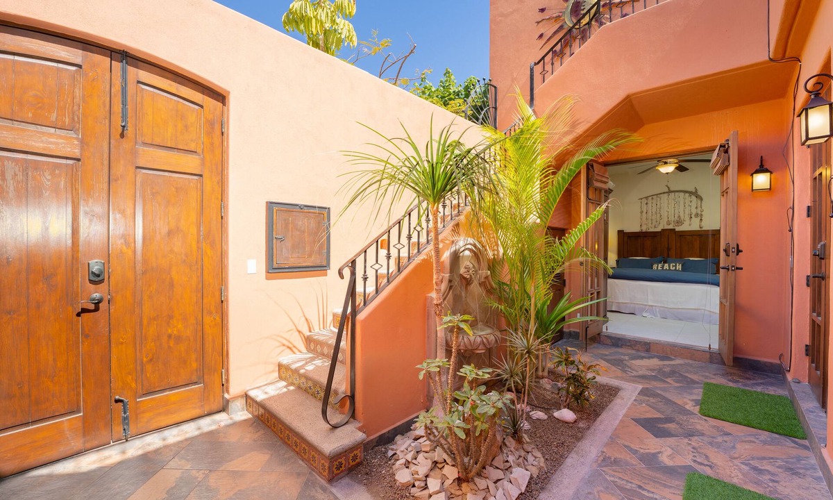 Nopolo House | Private casa BBQ | Bikes Garage for golf cart 2 Bed 2 Bath