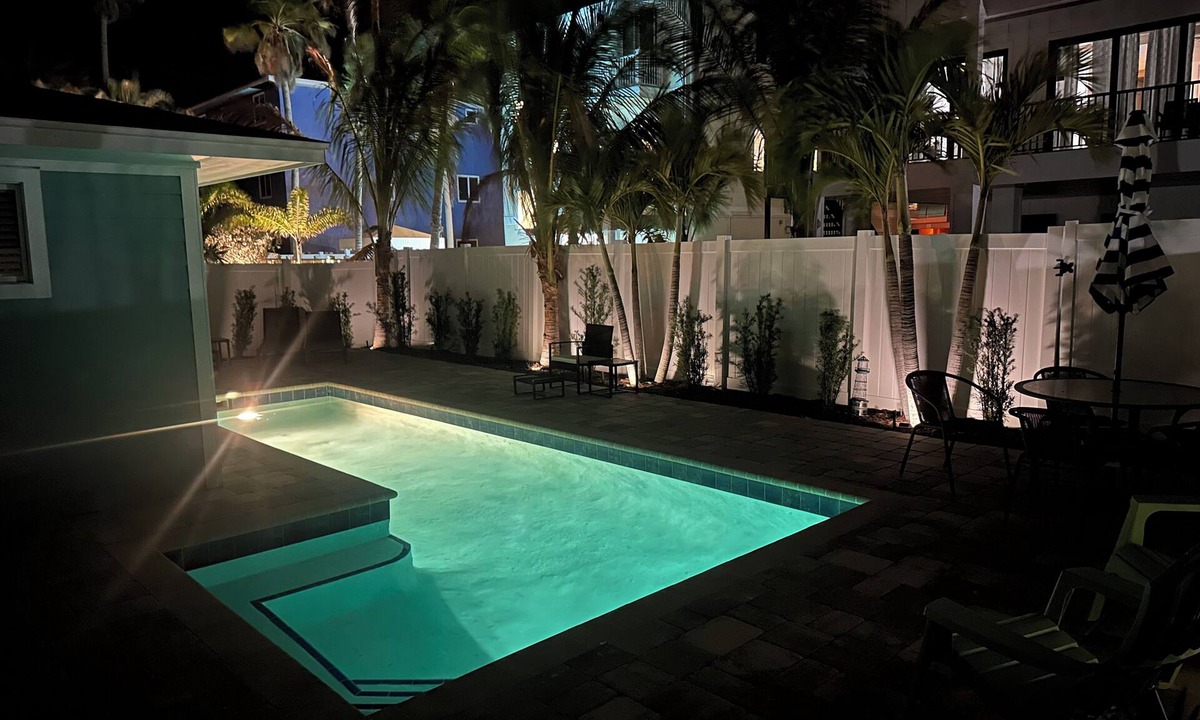 Bradenton Beach Apartment | PRIVATE HEATED POOL-2 blocks to BEACH-Tropical Courtyard-"Villa St.Barth"