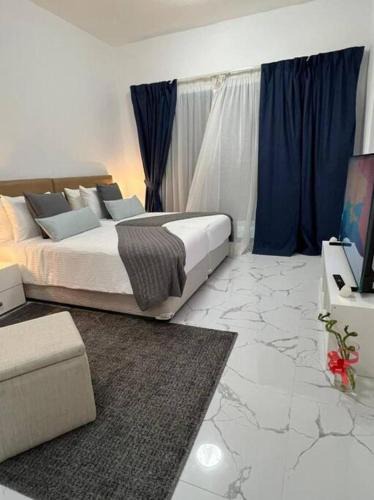 Al Barsha Apartment | Private room available in Arjan.