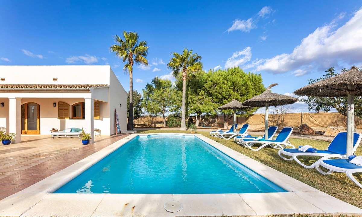 Es Palmer Villa | Quiet location with pool - Villa Ses Oliveres de Es Trenc