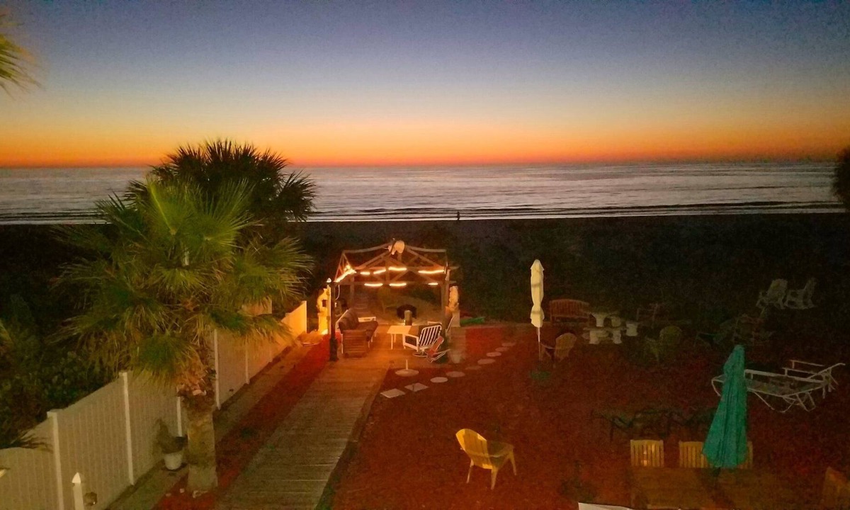 Indian Shores Cottage | Romantic Beachfront getaway
