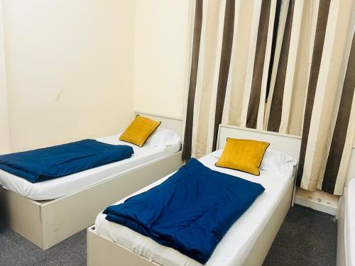 Al Muraqqabat Hostel | Short Term Tourist Place